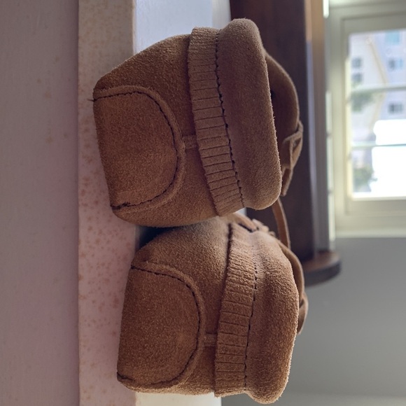 Minnetonka Moccasin Tan Suede 5.5 - Picture 3 of 5
